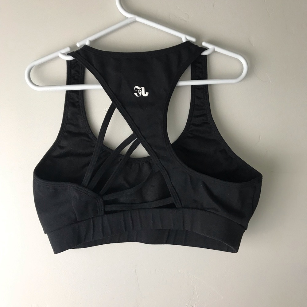 Black sports bra - fun straps